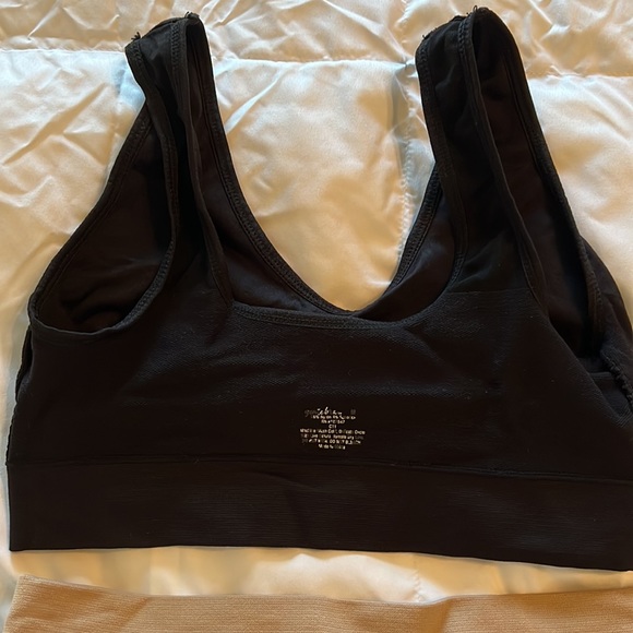 Sleep/Bralettes total of 4 - Picture 3 of 7